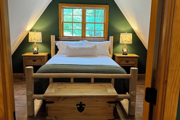 4 bedrooms, desk, iron/ironing board, free WiFi