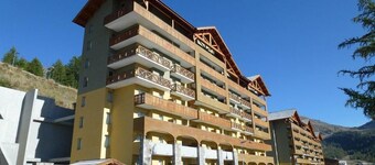 200m from shops, 3rd floor, balcony, tv, ski locker, 49m², Isola 2000