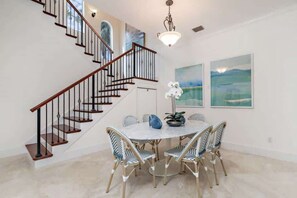 Dining - Gregory Place - Dine Alfresco by the Pool in South End Sophistication (West Palm Beach)