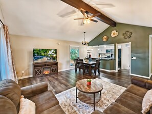 Smart TV, fireplace, video games, computer monitors - Aloha Forest Retreat- Private Decks, Walk to Pool, Serene Views, BBQ 3bed/3bath (Osage Beach)