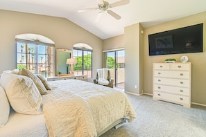 2 bedrooms, iron/ironing board, Internet, bed sheets - Patio & Pool Access: Lake Havasu City Gem (Lake Havasu City)
