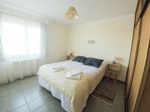 2 bedrooms, WiFi, bed sheets