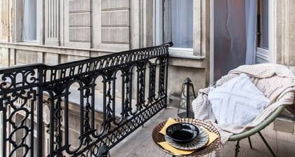 5 Minuten vom Parliament und Stadtpark Entfernt- Apartment mit Terrasse!