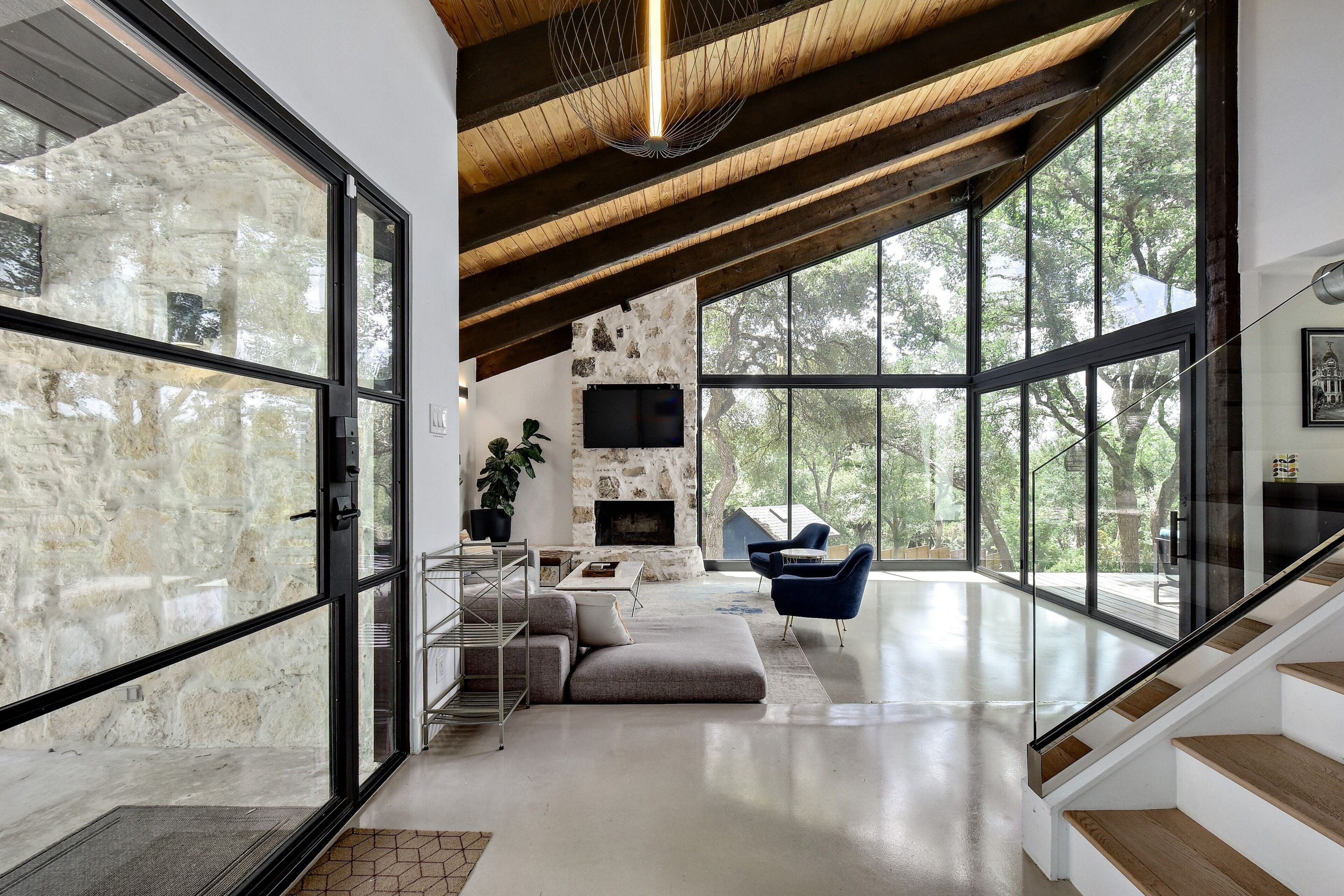 Stunning Midcentury Modern Estate 7min to Downtown