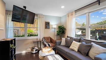 Smart-TV, Kamin, Videospiele