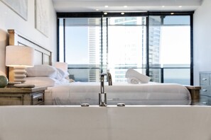 2 室のベッドルーム、デスク、アイロン / アイロン台、WiFi (無料)