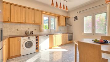 Réfrigérateur, four, plaque de cuisson, lave-vaisselle