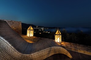 المنطقة المحيطة بالمنشأة