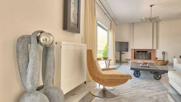 TV connectée, table de tennis de table