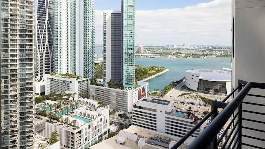 Flow Miami Hotel