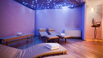Sauna, steam room, massages