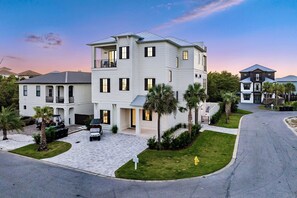 Exterior - Seas the Day: Private Beach, Ocean Views, Pool & Hot tub, Golf Cart, Game Room (Miramar Beach)