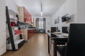 Appartement | Coin séjour | Télévision de 35 pouces avec chaînes par satellite