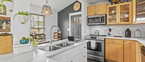 ميكروويف، فرن، موقد طهي مسطح، غسالة أطباق