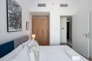 Apartment | 1 bedroom - Urban 1BR in Masdar City w Pool View Balcony (Abu Dhabi)