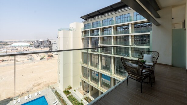 Apartment | 1 bedroom - Urban 1BR in Masdar City w Pool View Balcony (Abu Dhabi)