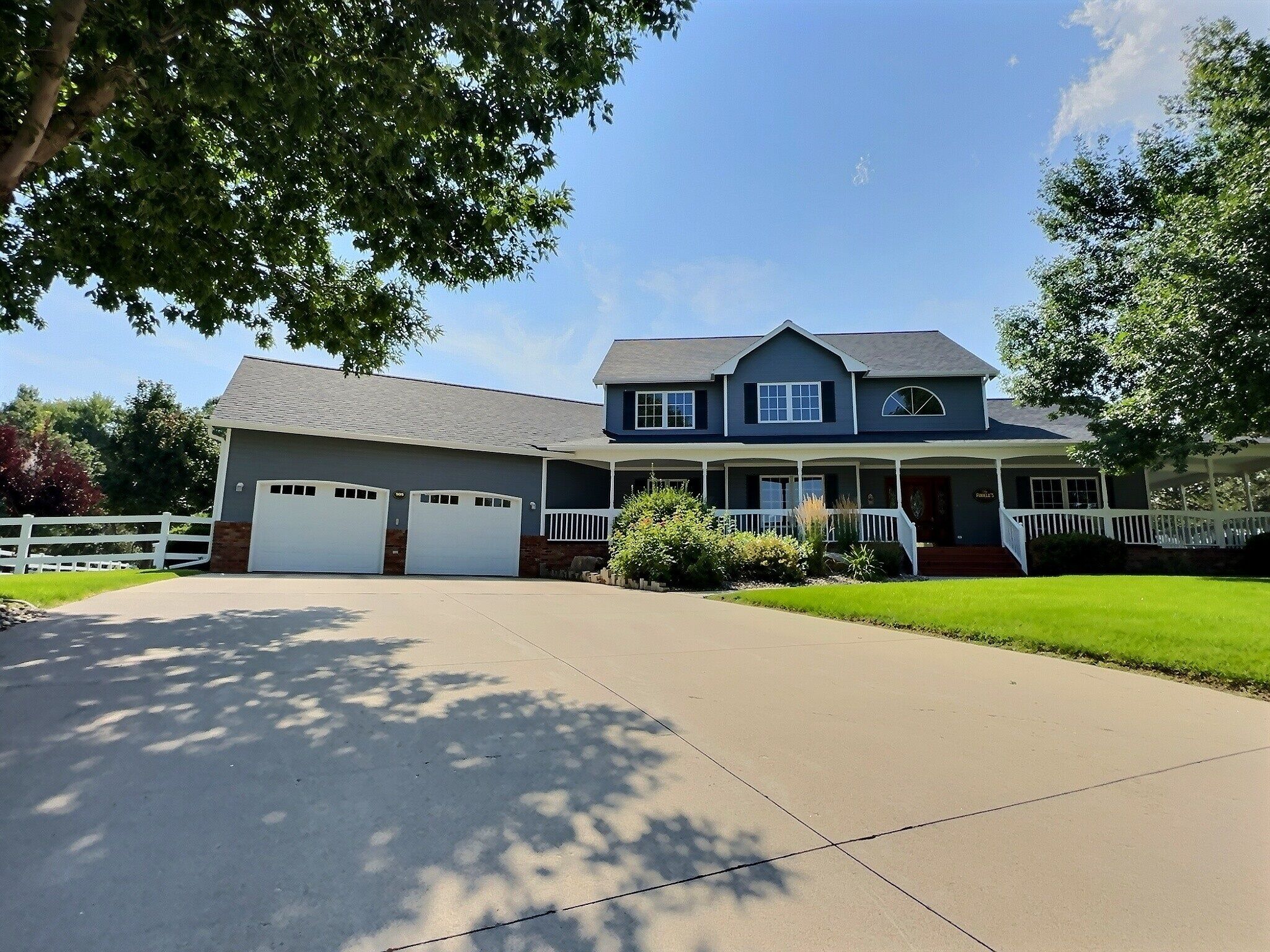 The Creekside Rally Rental - Incredible Backyard - Elegant Home