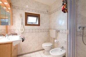 Douche, bidet