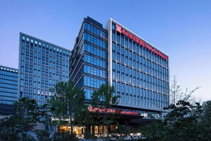 Exterior - Hilton Garden Inn Beijing Huaxiang Tiantan Hospital (Beijing)