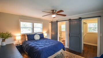 4 bedrooms, desk, iron/ironing board, free WiFi