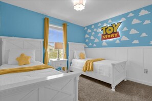 6 bedrooms, iron/ironing board, WiFi, bed sheets