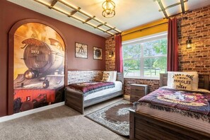 6 bedrooms, travel cot, WiFi, bed sheets - 6 BD/ 5 BA/ Champions Gate  (1593 TL) (Kissimmee)