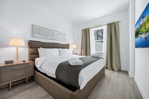 5 bedrooms, iron/ironing board, WiFi, bed sheets