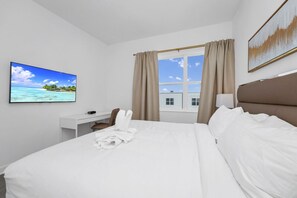 5 dormitoris, escriptori, planxa i posts de planxar i wifi gratuïta 