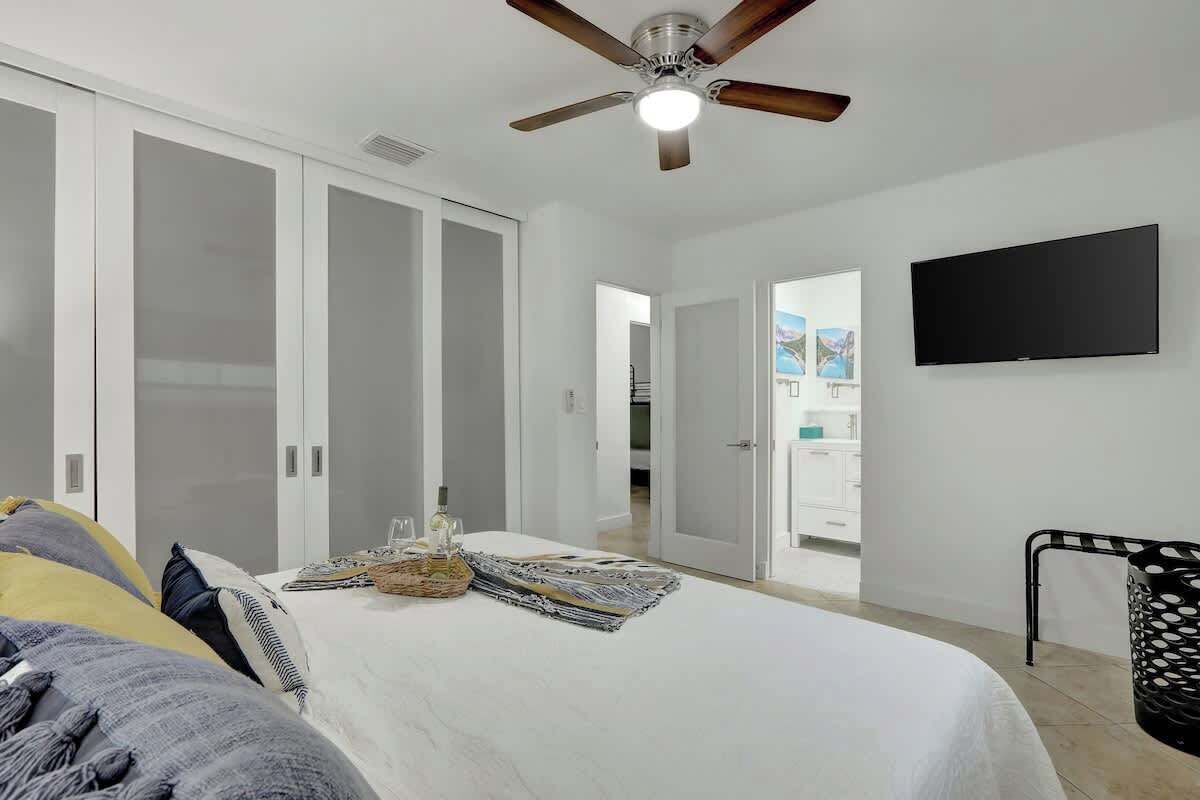 3 chambres, fer et planche à repasser, accès au Wi-Fi (inclus)