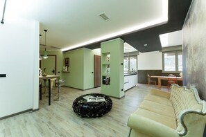 Smart TV, books - Camillo Rooms - Room n. 5 6 km from Borgosesia between Valsesia and Valsessera  (Crevacuore)