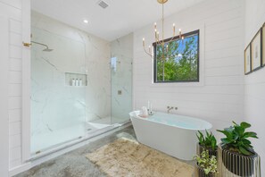 Douche, serviettes fournies