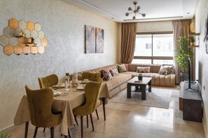 Living area - Appartement Séduisant au Centre de Tanger (Tanger)