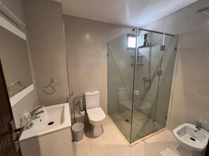 Towels, soap, toilet paper - Appartement Séduisant au Centre de Tanger (Tanger)