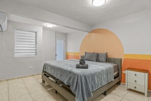 5 soverom, strykejern/-brett, wi-fi og sengetøy