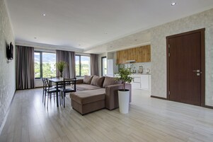 Quarto quádruplo luxo, vista para o lago