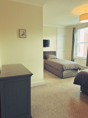 1 bedroom, Internet, bed sheets - Castle View Room 2 Family Suite (Nottingham)