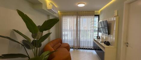 スタジオ | リビング エリア | 液晶テレビ