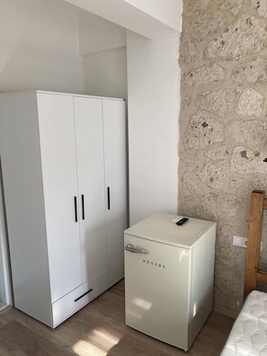 Basic Room | Desk, bed sheets - Alaçatı'da Oda (Cesme)