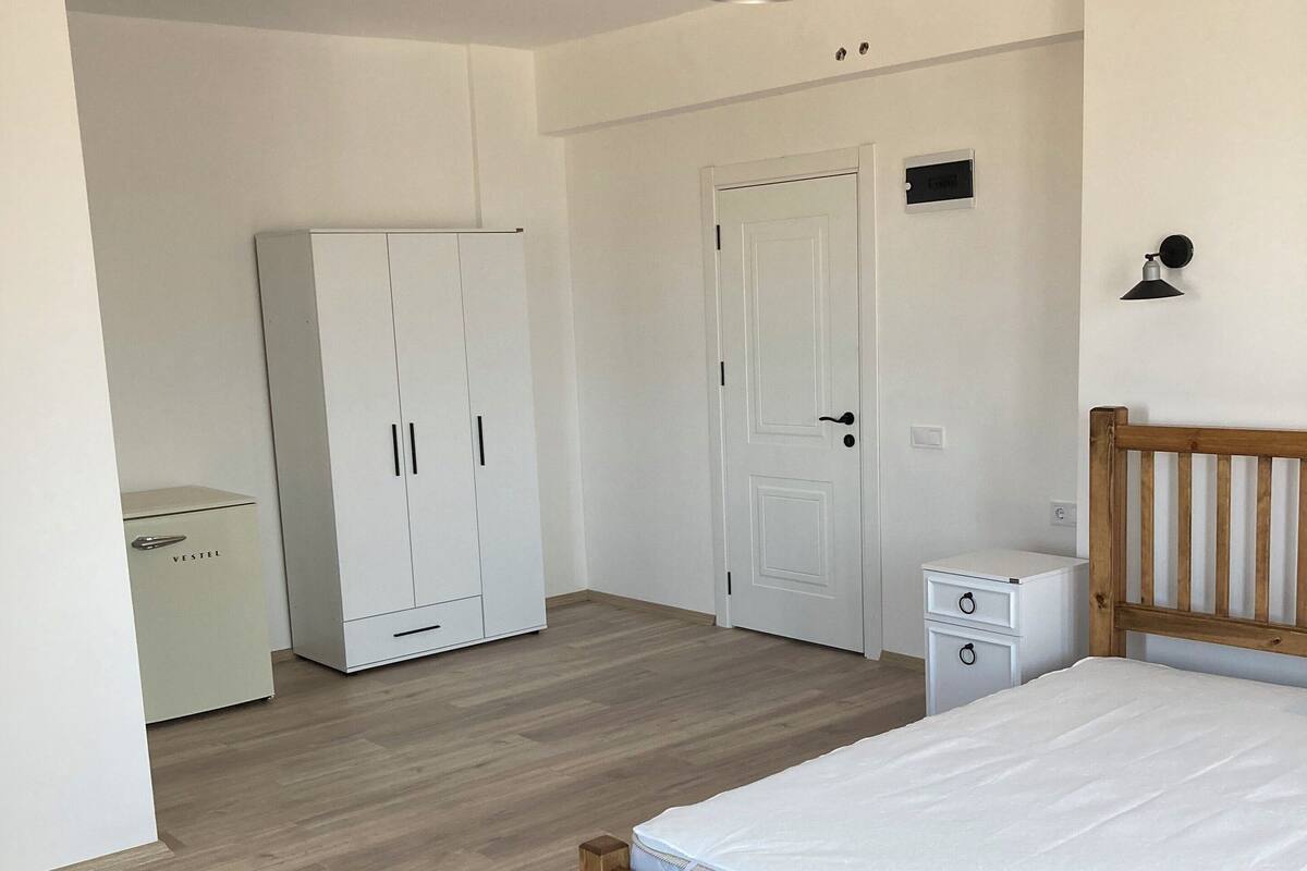 Chambre classique | Bureau, literie fournie