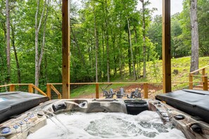 Outdoor spa tub - Sauna -Jumbo Hot Tub w TV- Resort -Privacy- 5 Star (Ellijay)
