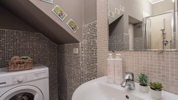 Appartement, balcon | Salle de bain