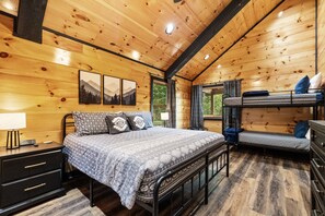 2 Schlafzimmer, Schreibtisch, Bügeleisen/Bügelbrett, kostenloses WLAN