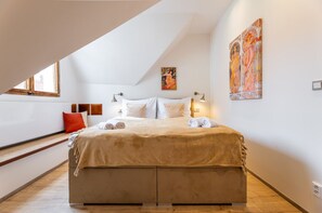 2 bedrooms, desk, iron/ironing board, free WiFi