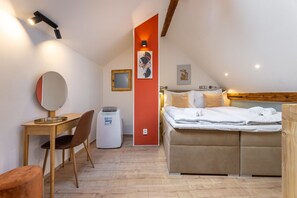 2 bedrooms, desk, iron/ironing board, free WiFi