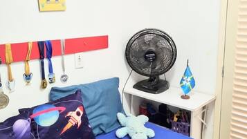 2 quartos, escrivaninha, Wi-Fi de cortesia, roupa de cama