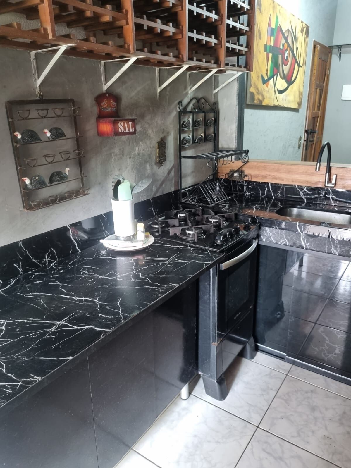 Kühlschrank, Mikrowelle, Herdplatte, Mixer