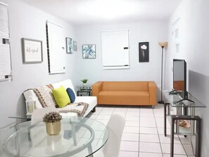 Smart TV - Chalet of The Sea (Luquillo)