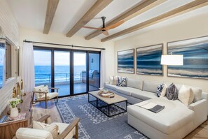 Room - Oceanfront 2bd Penthouse (San José del Cabo)