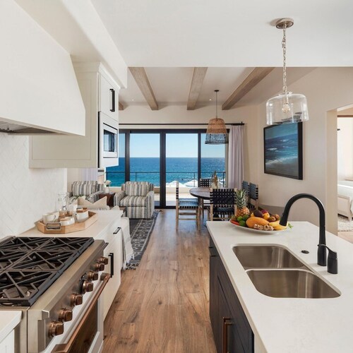 Oceanfront 3bd Penthouse Residence