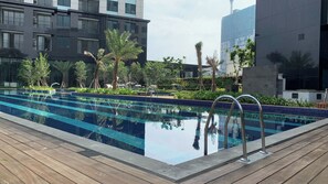 Outdoor pool - Nice And Homey 1Br Apartment At Southgate Residence (Jakarta)